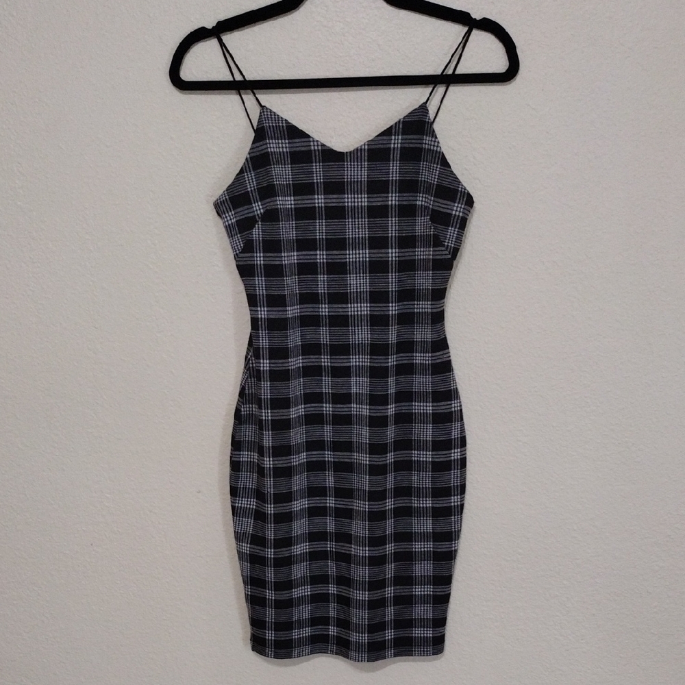 Black and White Mini Bodycon Dress with Spaghetti Straps for a Night Out
